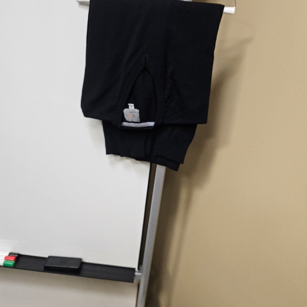 Blavk V-Neck sweater